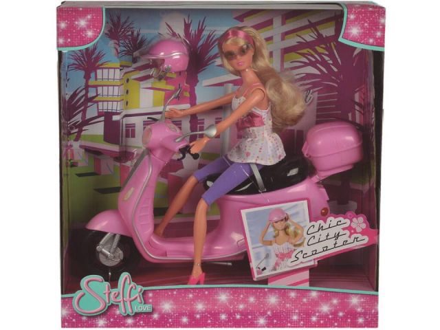 STEFFI LOVE CON SCOOTER SIMBA