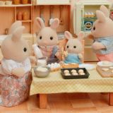 FAMILIA CONEJO DE LECHE SYLVANIAN FAMILIES EPOCH