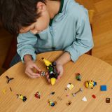 MINIONS Y COCHE BANANA LEGO