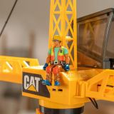 GRÚA R/C CON  FIGURA Y ACCESORIOS CAT FUNRISE