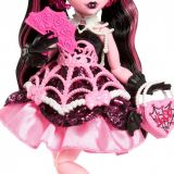 DRACULAURA CUMPLE SWET MONSTER  HIGH MATTEL